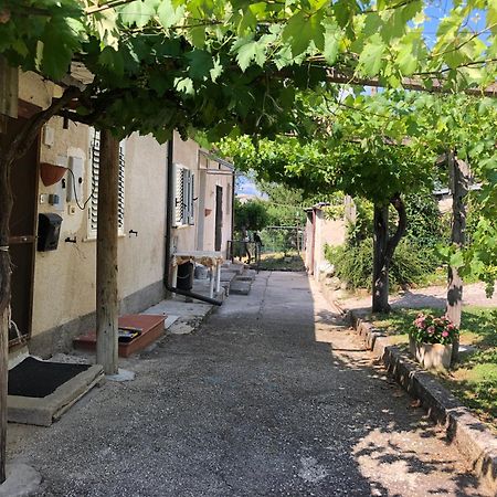 Il Rustico Due A Bugnara Nella Valle Del Sagittario Сулмона Екстериор снимка